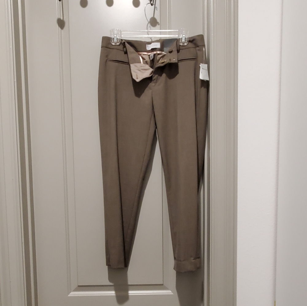 Closet Staple: Slim Cropped Pants